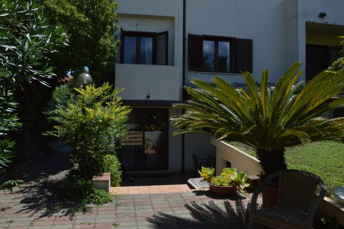 Casa Vacanze Rocco Àrbatax Exterior foto